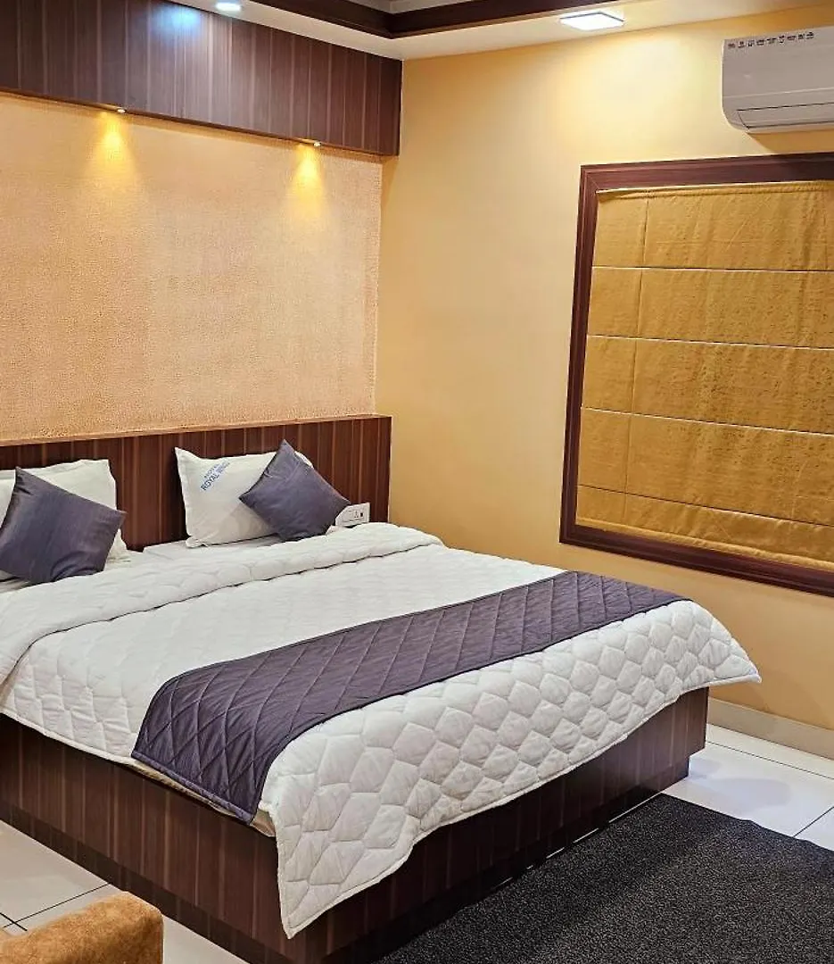 Hotel Royal Wings Elūr 3*,
